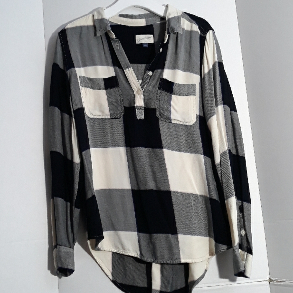 Universal Thread button top